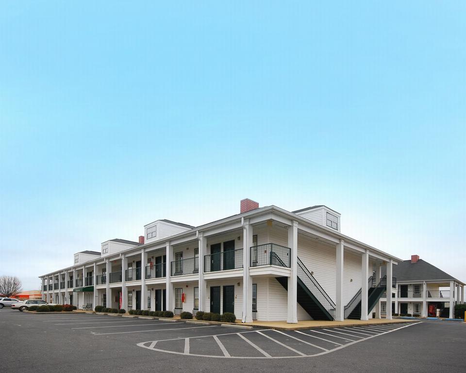 クオリティ イン Sylacauga エクステリア 写真